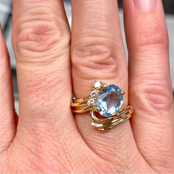 14k Yellow Gold Blue Topaz & Diamond Curved Cocktail Ring